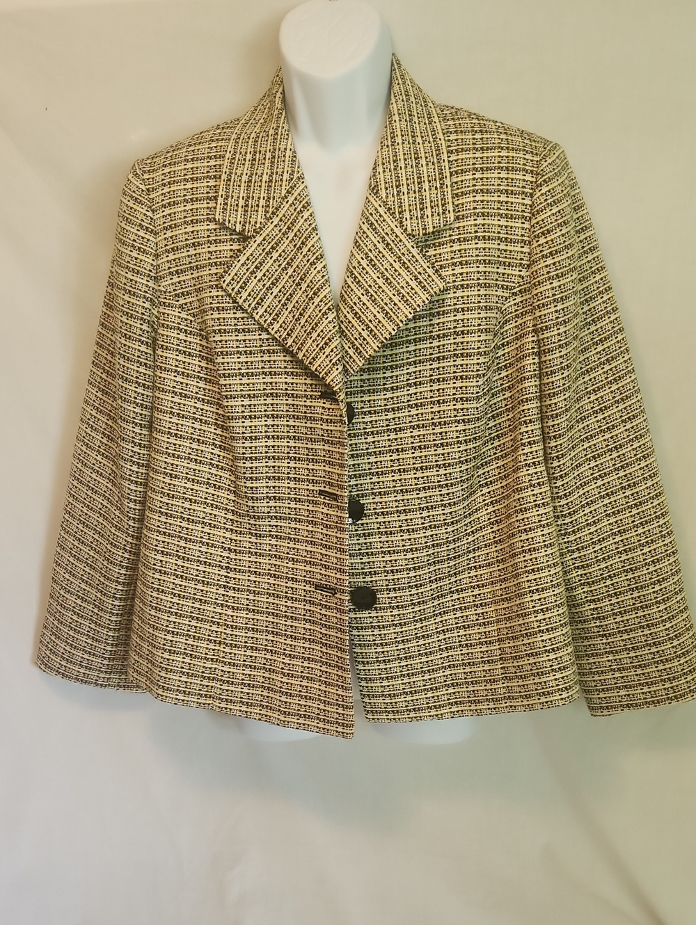 Classic Tweed Cropped Jacket in Cream and Black
